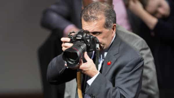 The smooth compromise: how Obama’s iconography obscured his omissions | Barack Obama 3 Pete Souza at work in 2016.