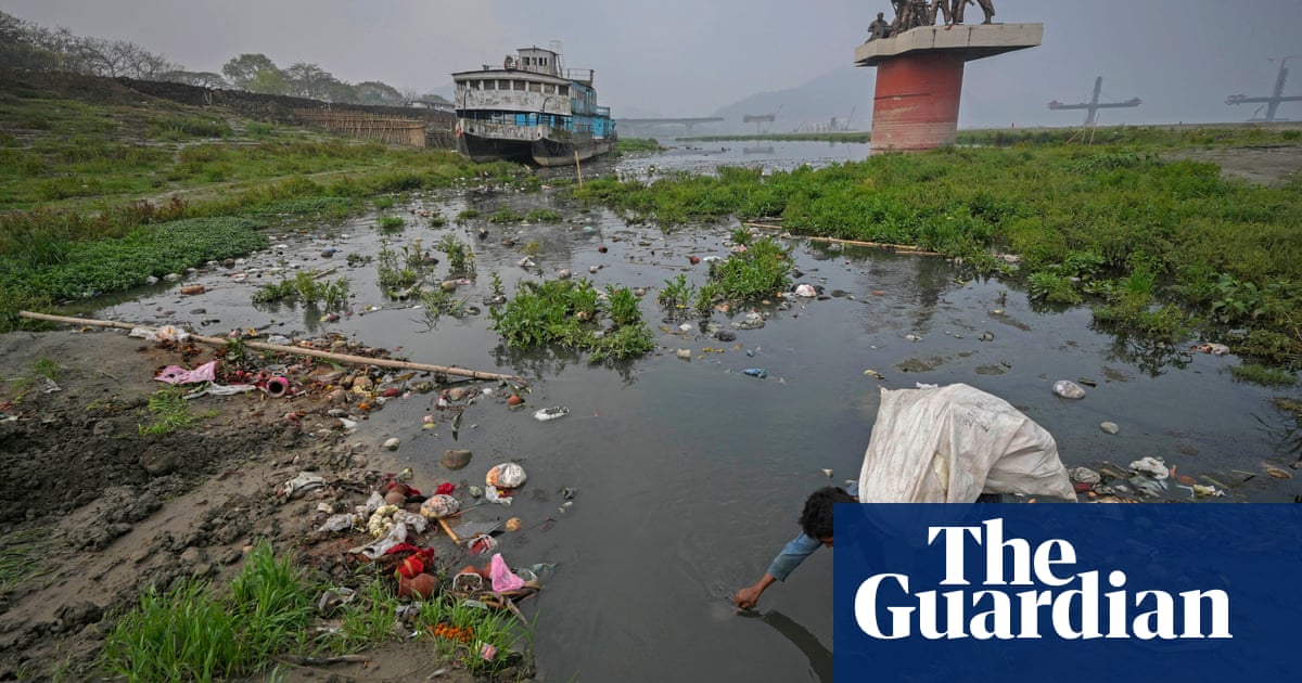 Protests, flying popcorn and pyramids: photos of the day – Friday ...