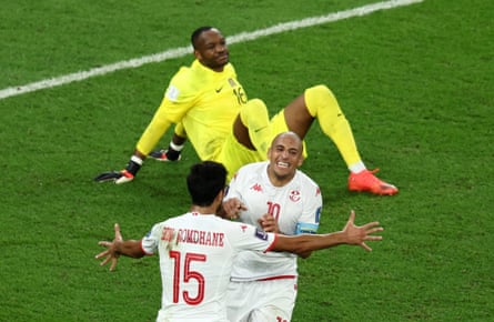 Wahbi Khazri gives Tunisia the lead.