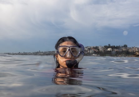 Isabella Lee with a scuba mask on.