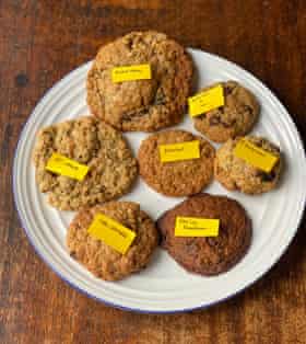 A plate of oatmeal cookies.