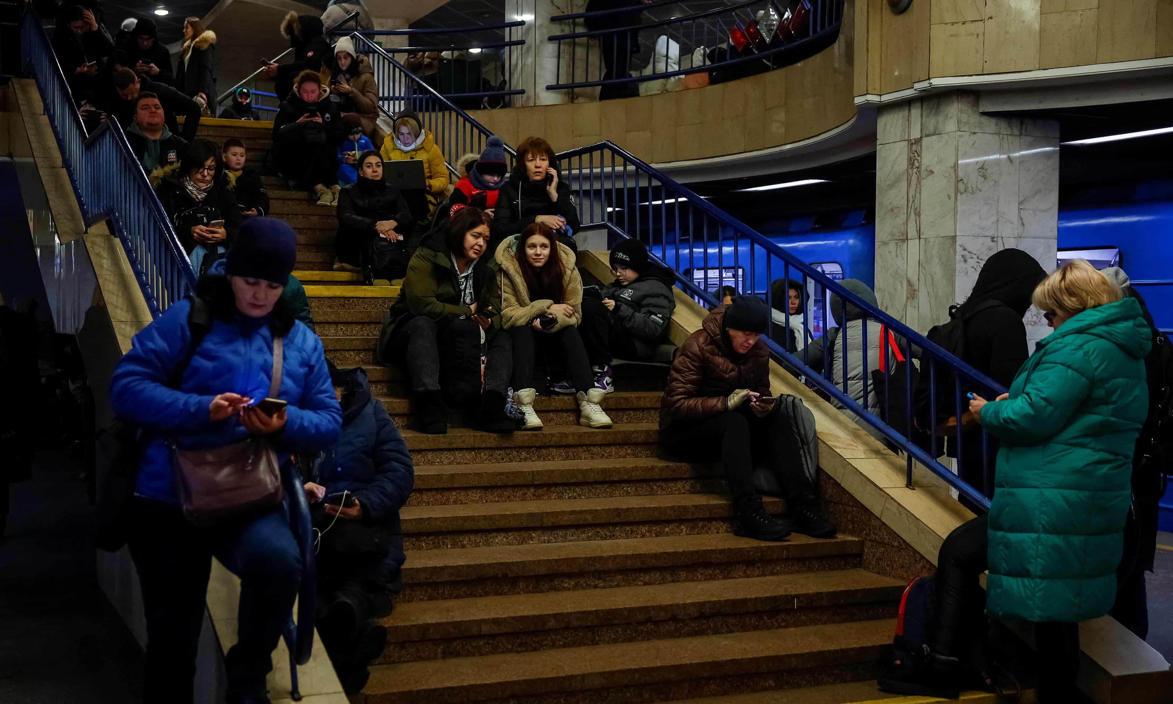 Russia launches huge missile attack on Ukraine’s energy infrastructure (theguardian.com)