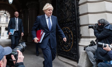 Cabinet Office To Hire Photographer In Effort To Level Up Government S Image Conservatives The Guardian