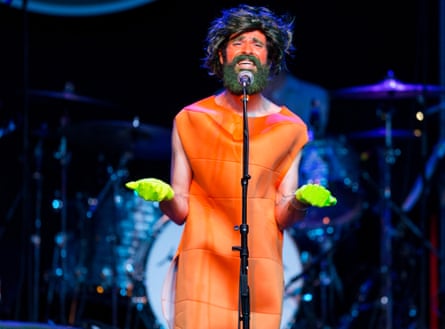 Devendra Banhart performing at a Brian Wilson tribute, 2015