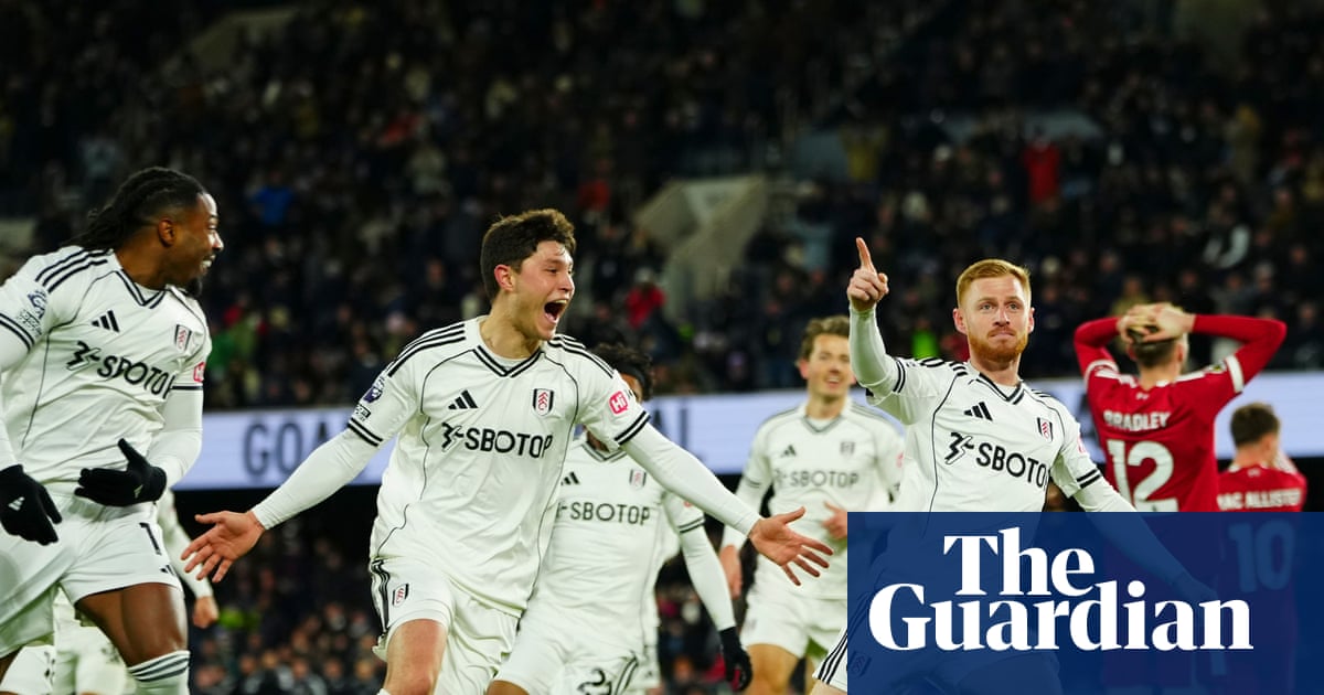 Reed’s rocket rescues Fulham point and denies Liverpool in thrilling finish