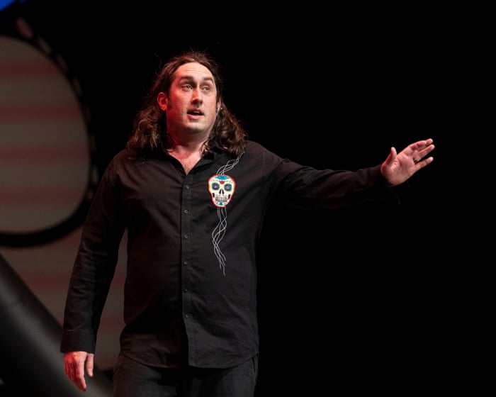 Ross Noble review – master of nonsense unleashes his fizzing comic brain