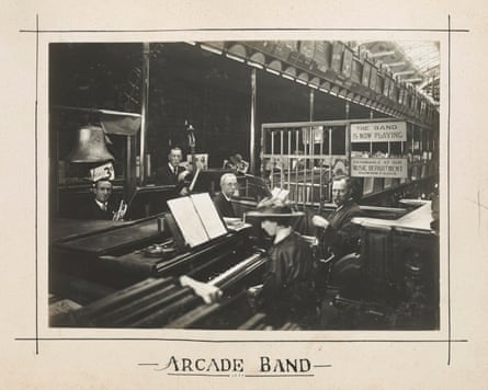 Arcade band