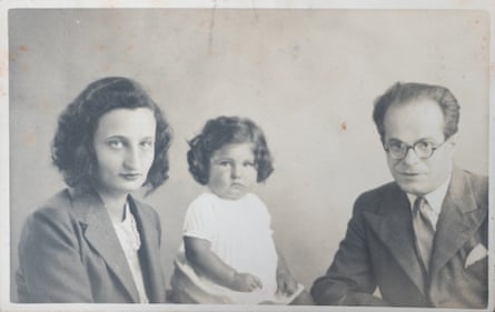 Ruth with her parents, Eva and Georg Oppenheim, London, 1944.