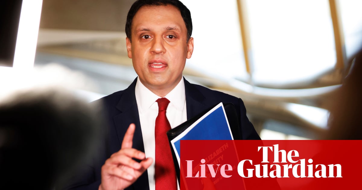 Starmer faces PMQs amid pressure over why ex-No 10 aide friendly with sex offender was given peerage – UK politics live