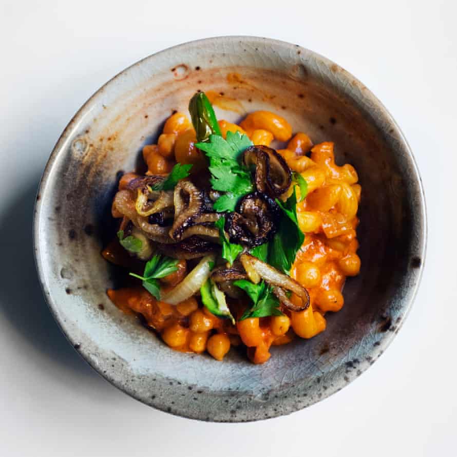 Nigel Slater’s macaroni and chickpeas