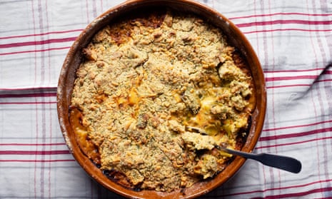 Soothing flavours: leek and mushroom crumble.
