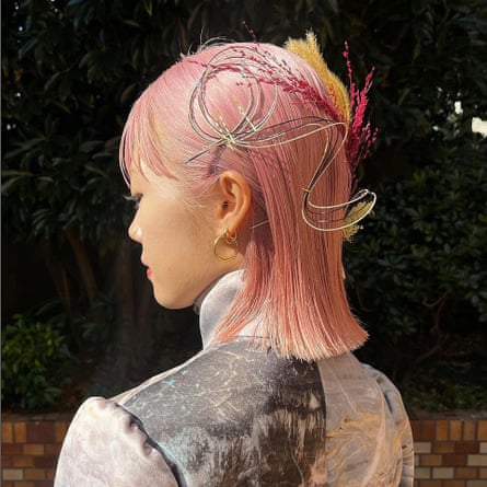 One of the many colourful hair designs by hair artist Mitsuki_Jurk, from her Instagram feed.