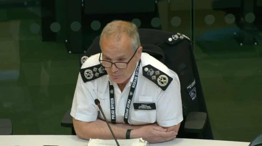 Stephen House giving evidence to the London assembly