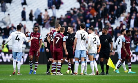 Tomas Soucek talks to referee Jarred Gillett following the late decision to disallow his goal