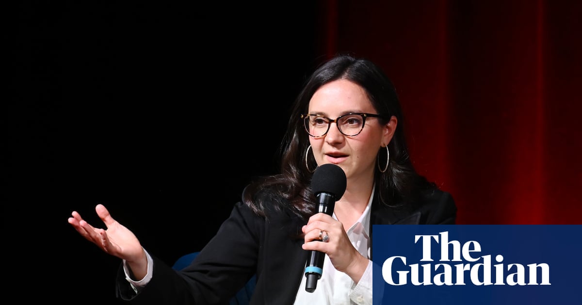 Paramount Defends Bari Weiss as CBS News Struggles, Raising Questions About Corporate Influence