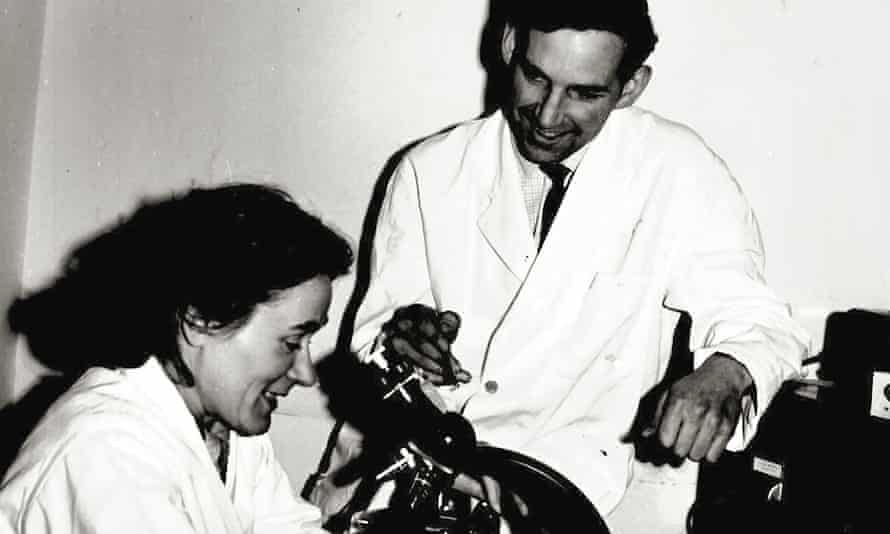 Bill Heal in laboratory with another scientist