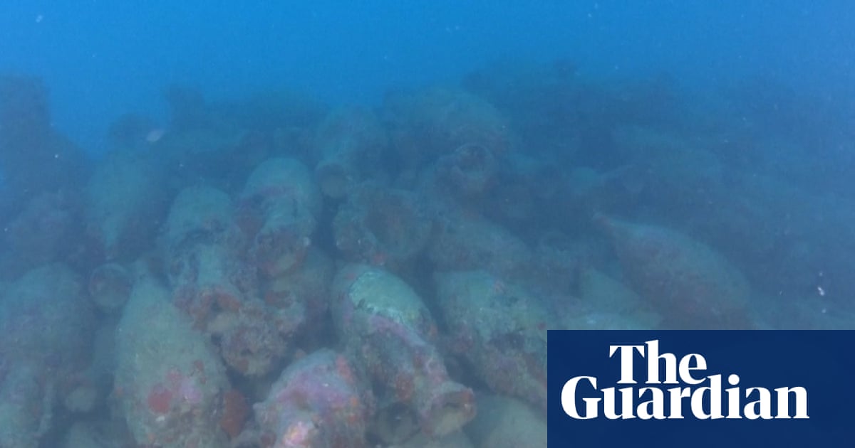 Roman Shipwreck Carrying Hundreds of Amphorae Found off Sicily