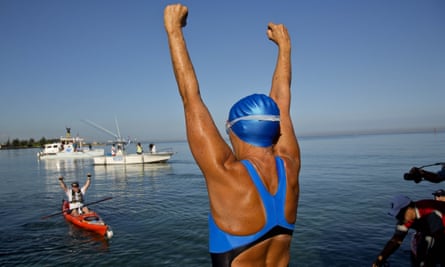 Diana Nyad greets her support team before her swim to Florida from Havana, Cuba in 2013.