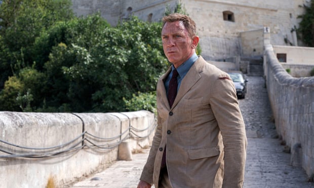 Daniel Craig in beige corduroy suit