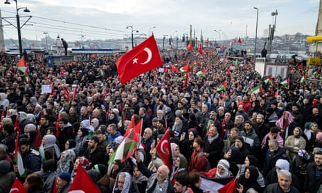 Thousands turn out on New Year’s Day to protest in Istanbul.