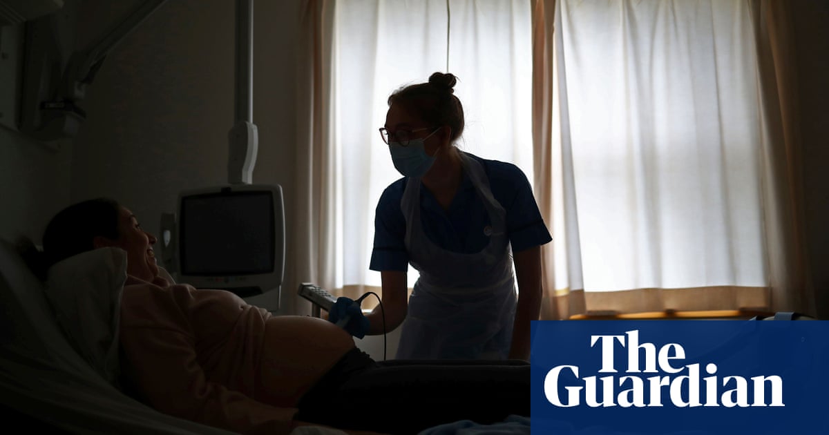 Doctors call on NHS to offer women more help after first miscarriage