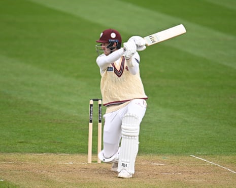 Craig Overton has helped hosts Somerset secure another batting bonus point against Nottinghamshire.