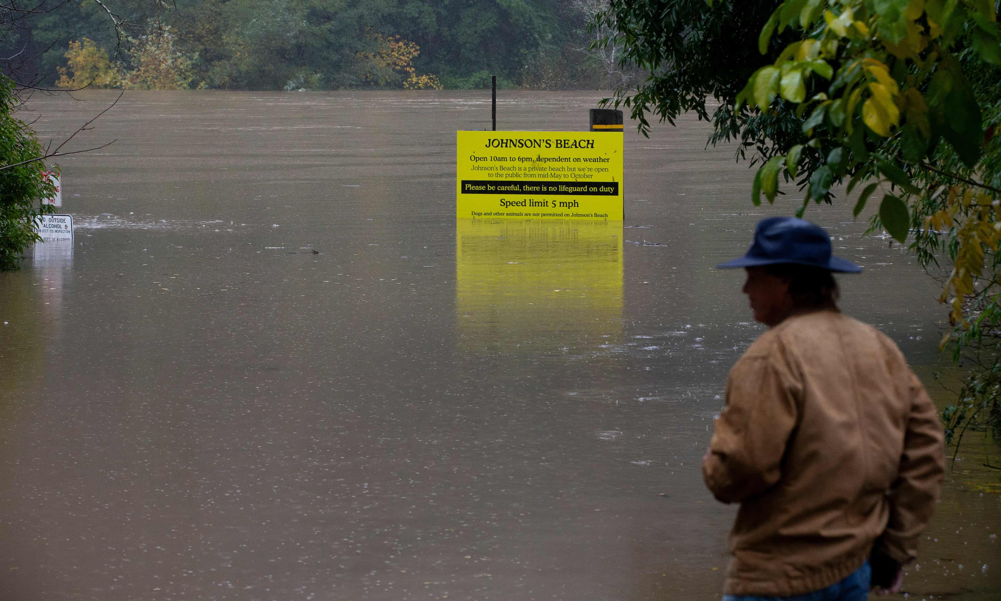 Snow and rain forecast to hit US north-east for Thanksgiving (theguardian.com)