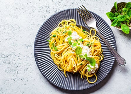 Spaghetti with ricotta and basil.