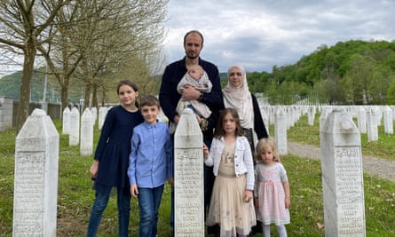 Ahmed Hrustanović and his family.