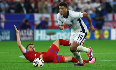 Jude Bellingham leaves Serbia’s Dusan Tadic flailing.