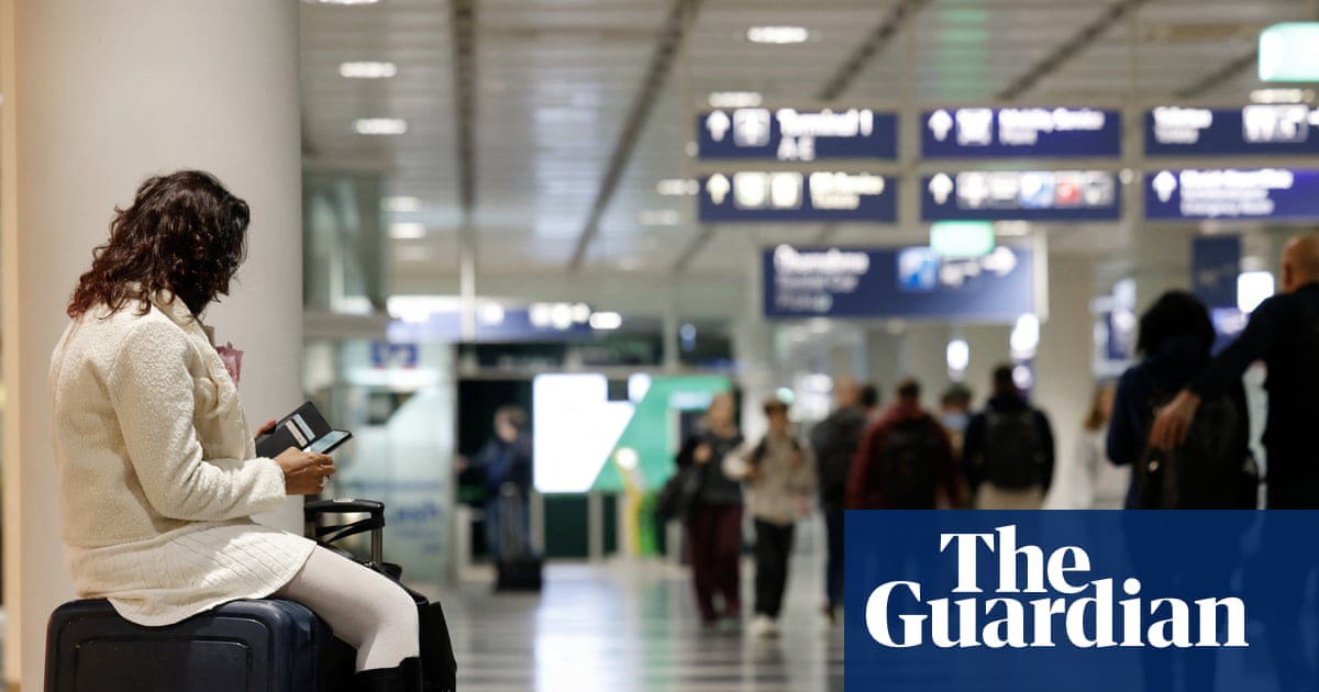 Munich airport forced to suspend flights for second day in a row over drone sightings