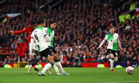 Marcus Rashford scores to level the match at 3-3.
