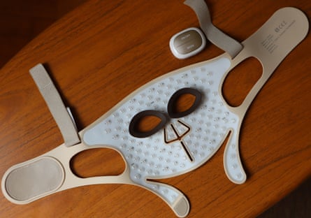 Silk’n LED face mask Pro.
