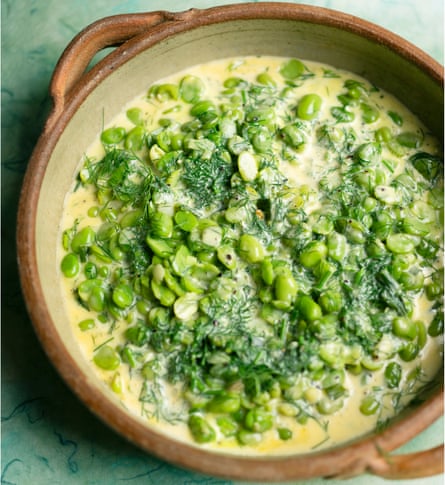 Broad beans with cream and dill.