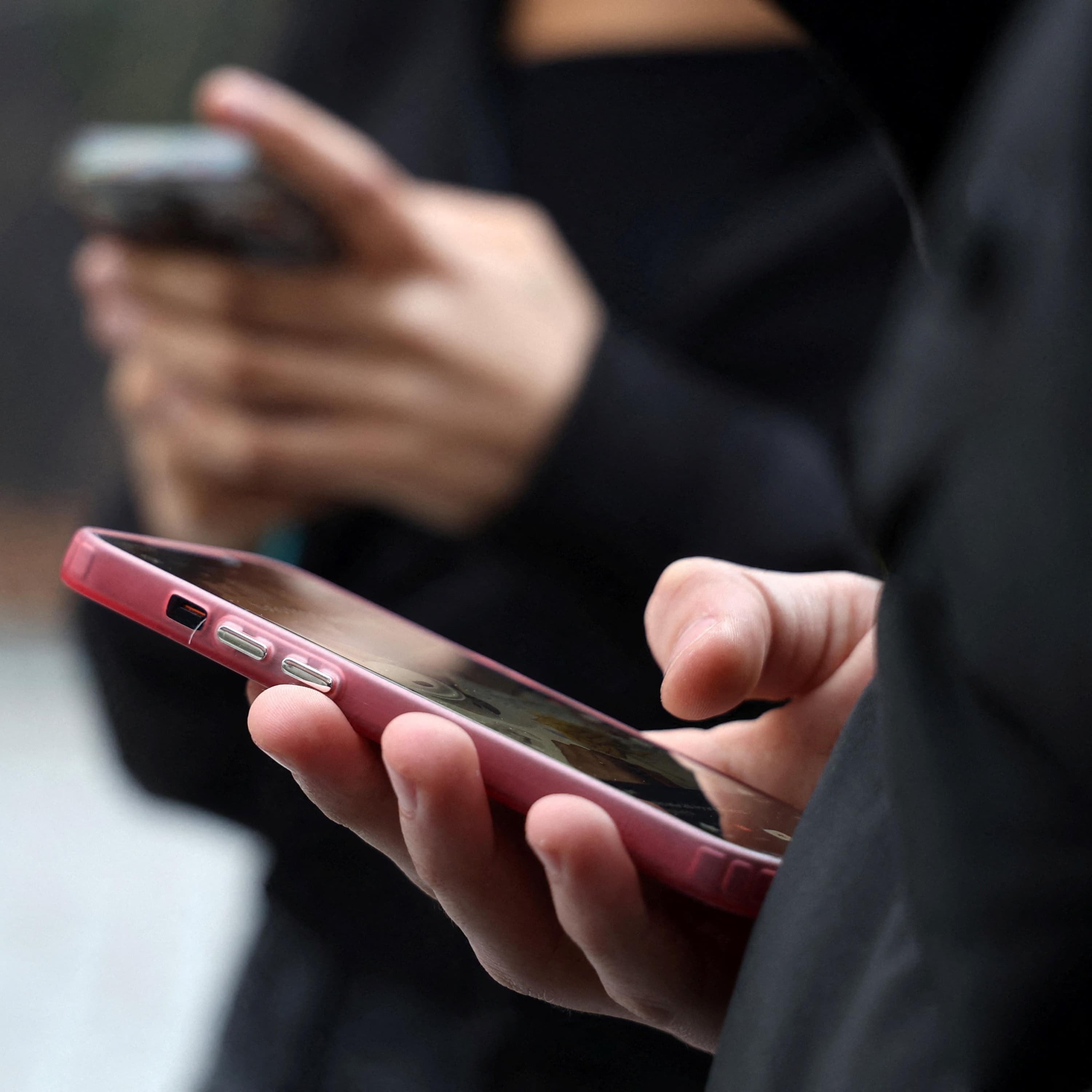 What teenagers really see on their phones What teenagers really see on their phones