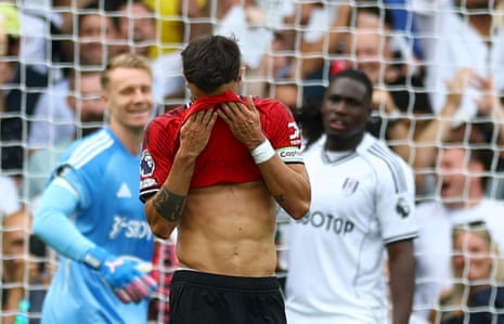 Fernandes reacts.