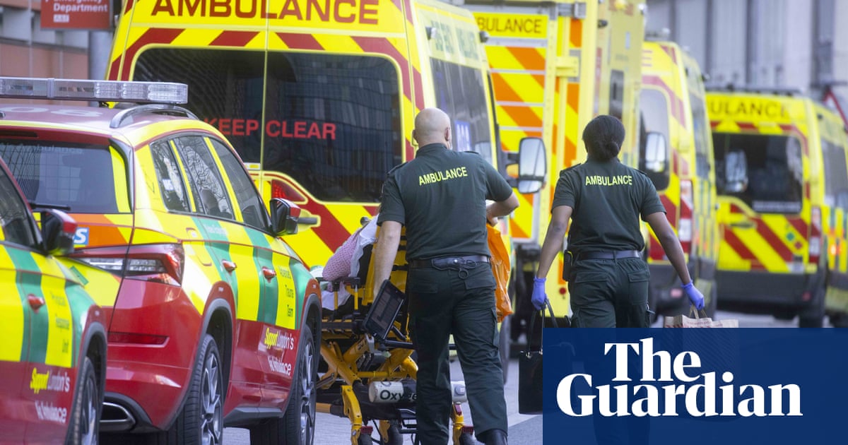 番号 10 must implement plan B before hospitals fill up, NHS leaders warn