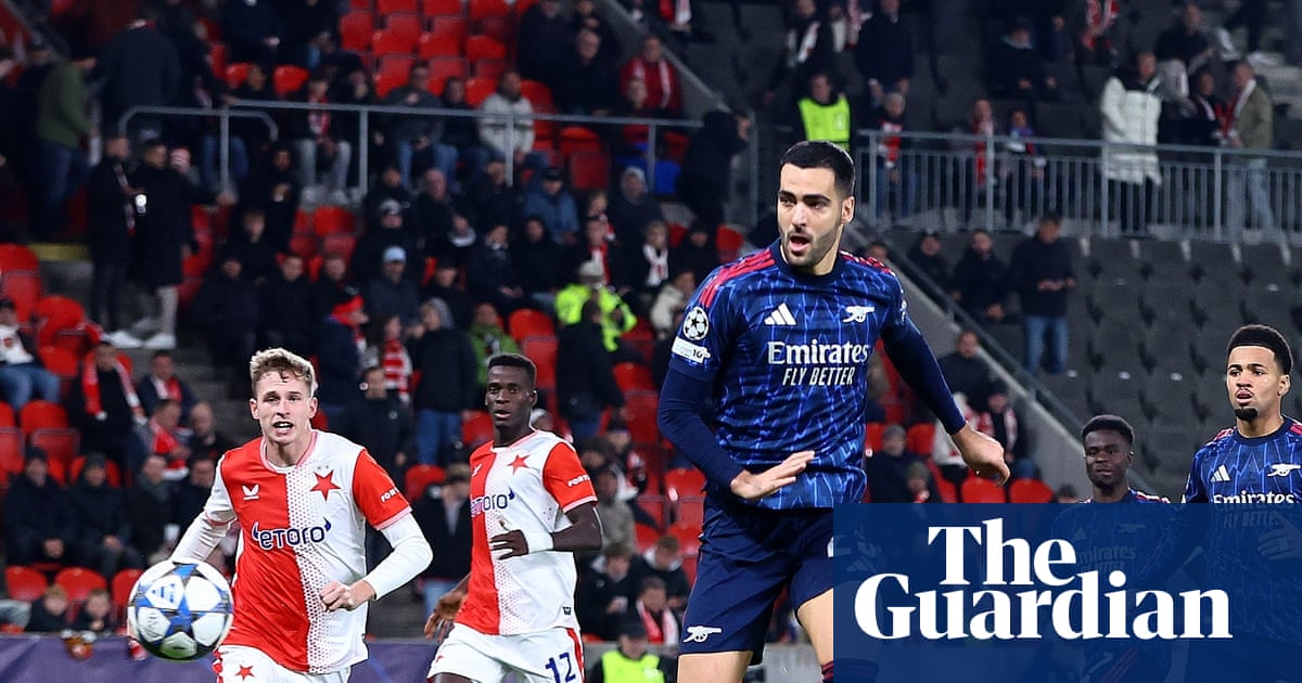 Arsenal make it 10 wins in a row as they cruise past Slavia Prague with Merino double