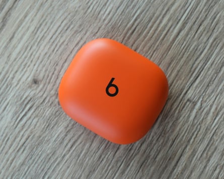 The Beats Powerbeats Fit case.