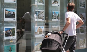 The average housing price in London is over £ 460,000.