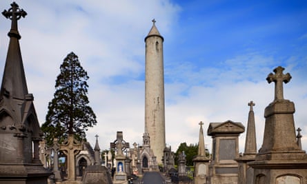 The Round Tower, commemorating the death of Daniel O’Connell in Glasnevin Cemetery.
