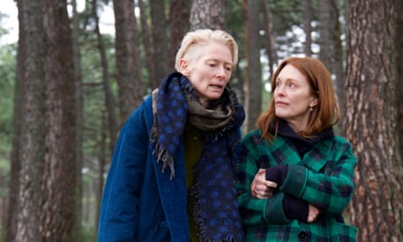 Tilda Swinton and Julianne Moore in The Room Next Door, 2024