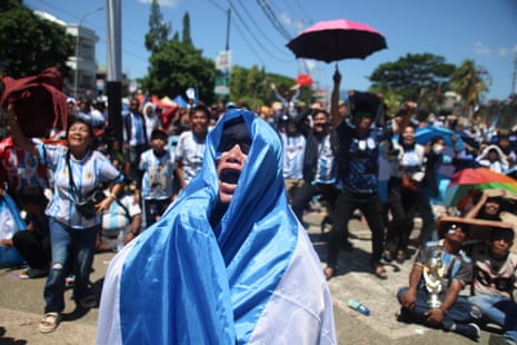 INDONESIA-FBL-WC-2026-FANSFootball fans watch a live broadcast of the 2026 FIFA World Cup quarter-final match between Argentina and Switzerland, won 1-0 by Argentina, during a public viewing in Ternate, North Maluku, on July 12, 2026. (Photo by AZZAM RIZQULLAH / AFP via Getty Images)