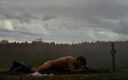 Barry Keoghan simulates having sex with a grave