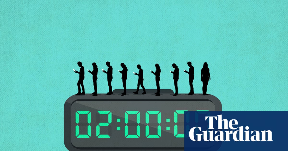 ‘It made my day more meaningful’: the Japanese gen-Zers attempting a two-hour limit on smartphone use