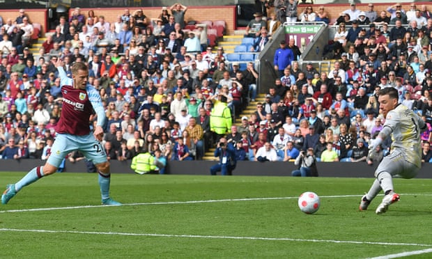 Matej Vydra scores from close range to secure a crucial win for Burnley against Wolves