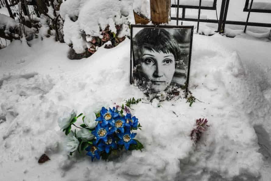 The grave of Svetlana Semenova in the cemetery of the town of Alabino