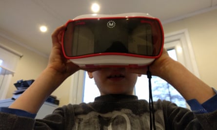 Mattel View-Master Virtual Reality Viewer Starter Pack Review