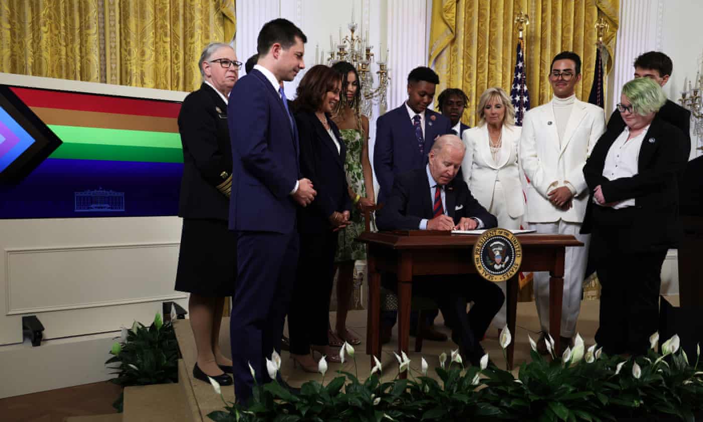 Biden signs exec order protect trans and ban conversion therapy
