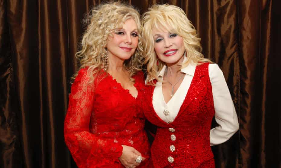 Stella Parton, left, and Dolly Parton at the Red Tent conference in 2014.